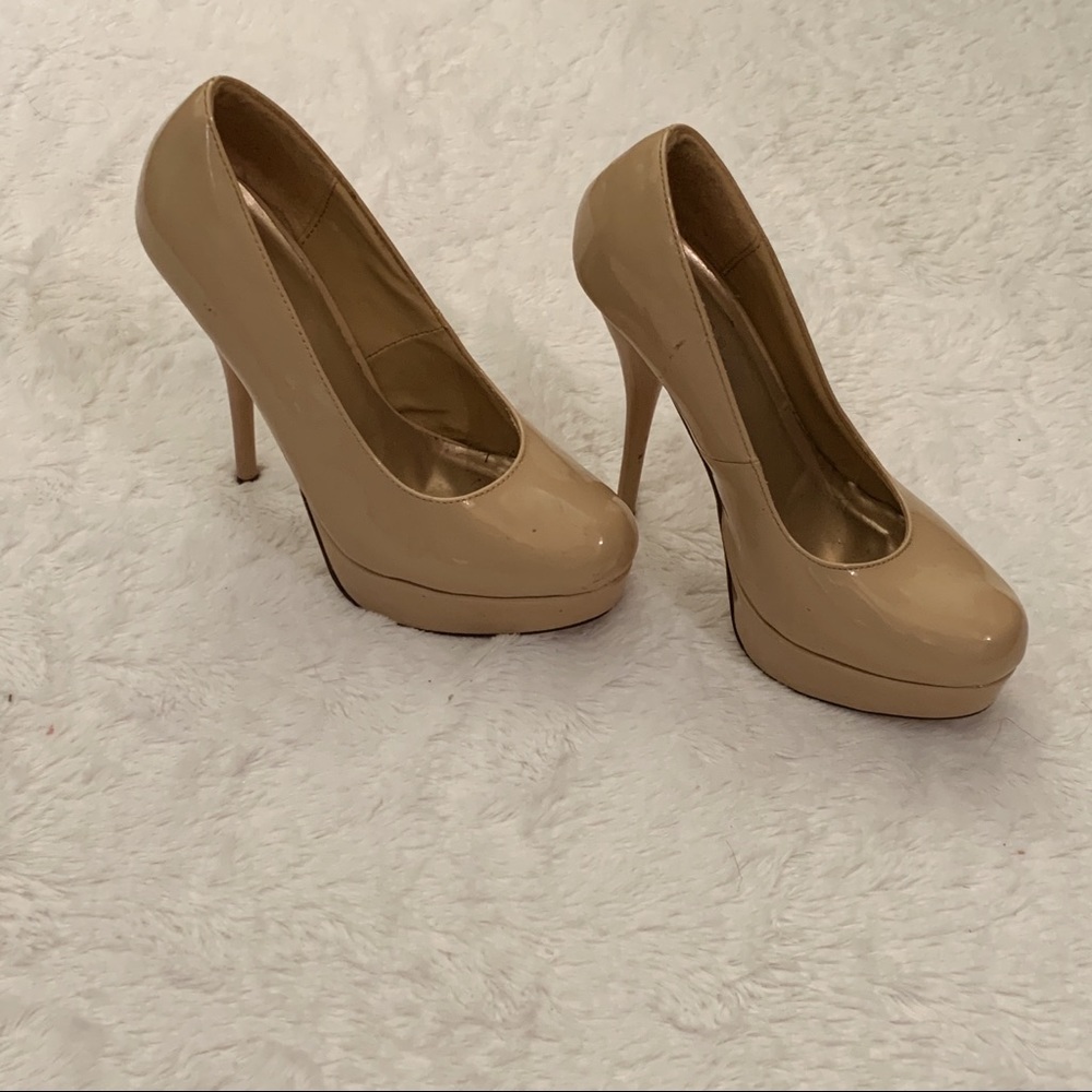 Pumps - Picture 2 of 2